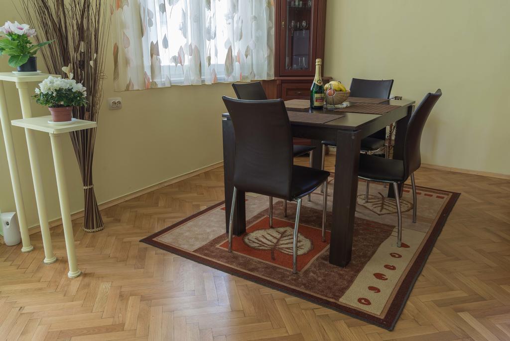 Sea Garden Plaza Apartment - Free Parking Бургас Стая снимка